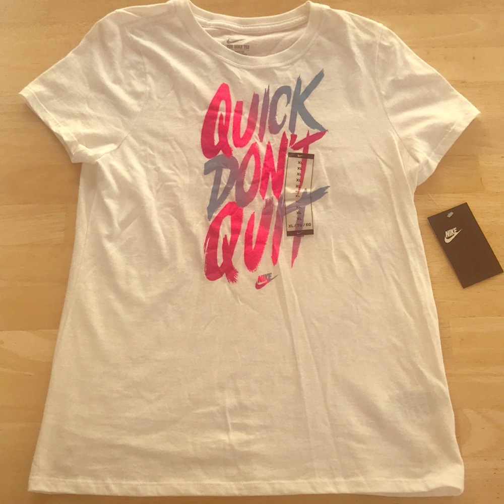 Girls White Nike Tee (never been worn)